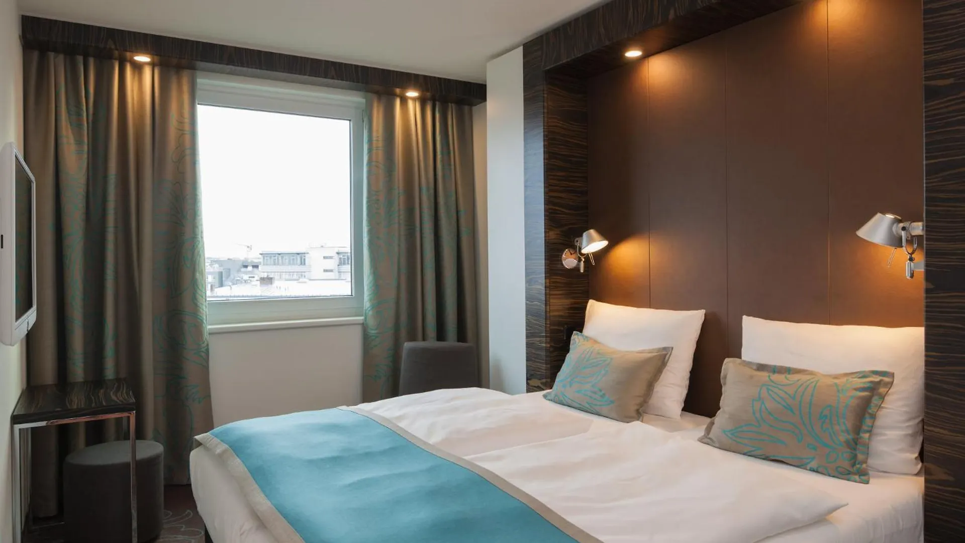 *** Hotel Motel One Leipzig-Augustusplatz Germany