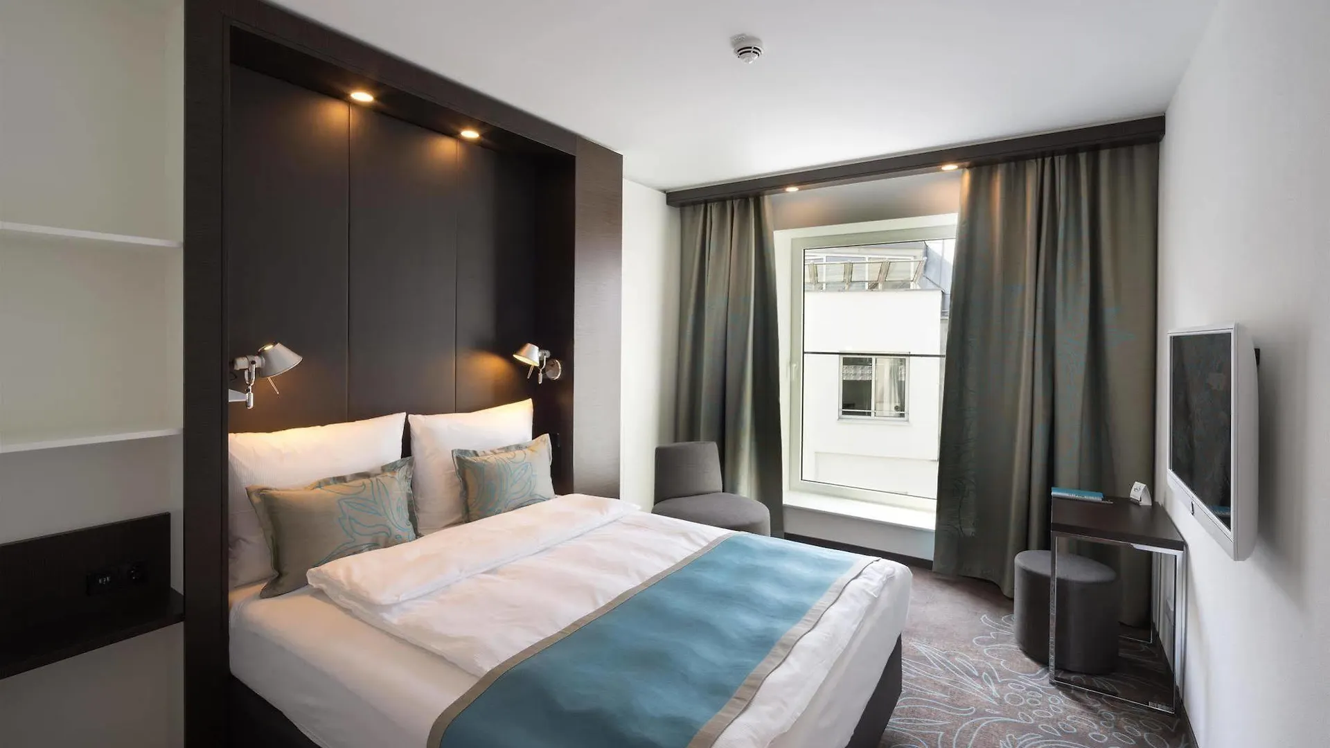 Motel One Leipzig-Augustusplatz 3*, Leipzig Germany