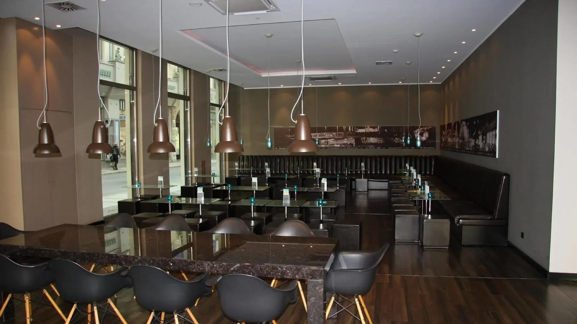 Motel One Leipzig-Augustusplatz Hotel